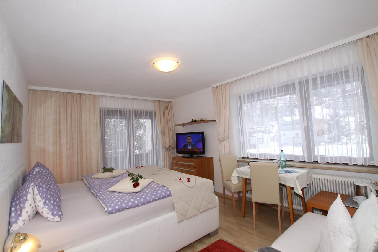 Pension Garni Gerhard Oetz Exterior foto